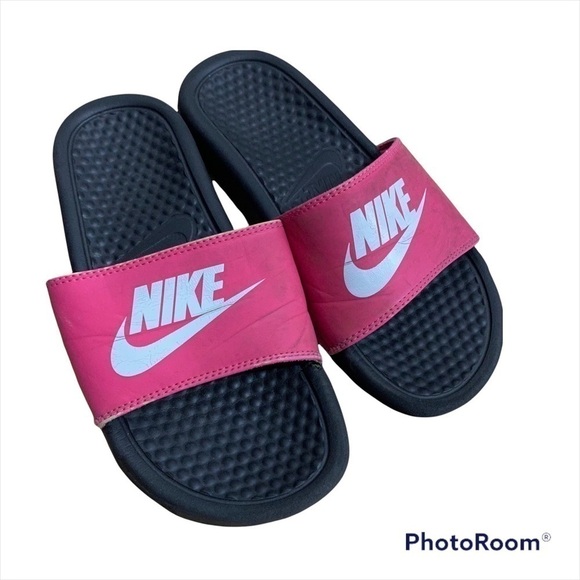 Nike Slides Sandals Pink Sz 4 Girls Kids - Picture 1 of 4